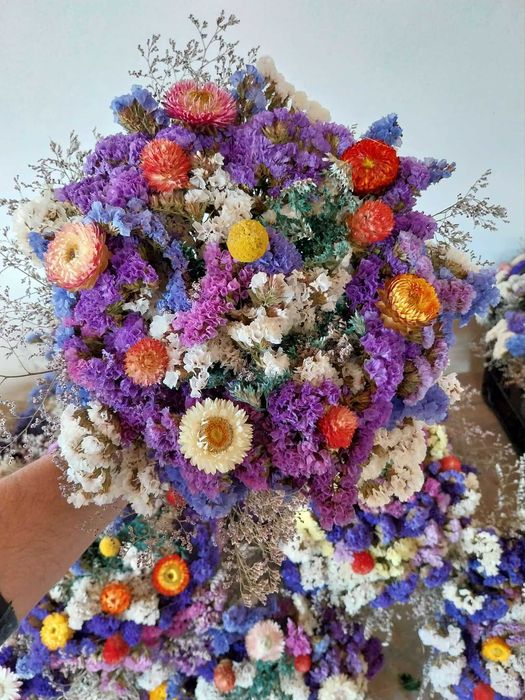 Flori uscate, buchete sau materie prima