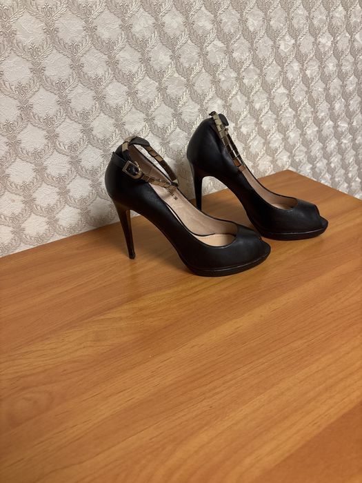 Стильные, кожанные туфли