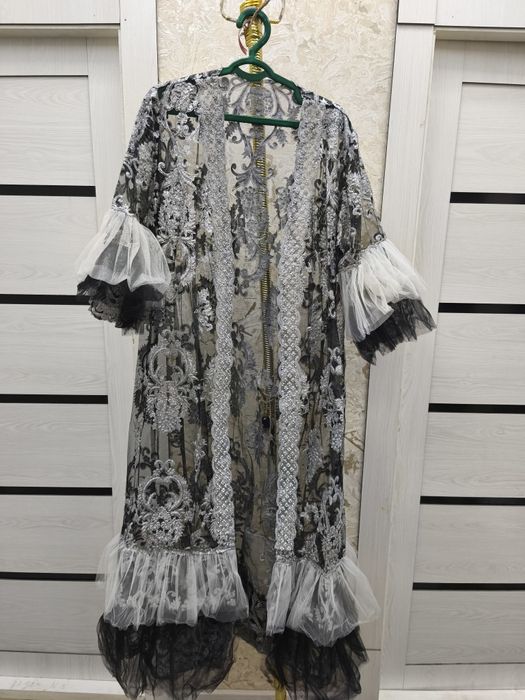 Ansambl kalapösh va sharifi sotiladi.