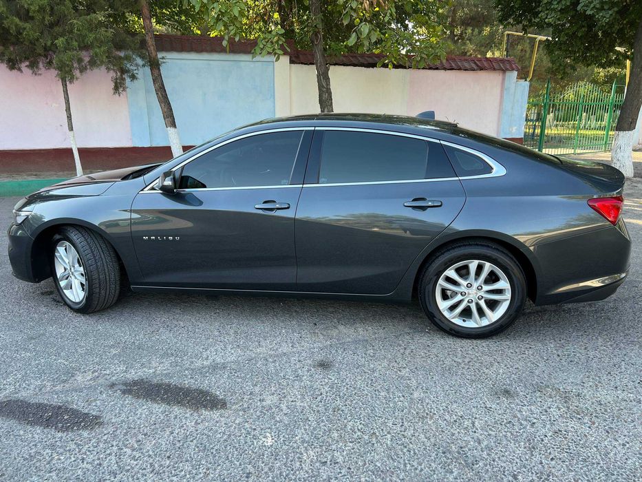 Chevrolet Malibu 2018 2.4 ATMO (2.5L) sotiladi.