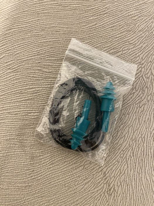 Tuburi pentru căști și dopuri de urechi