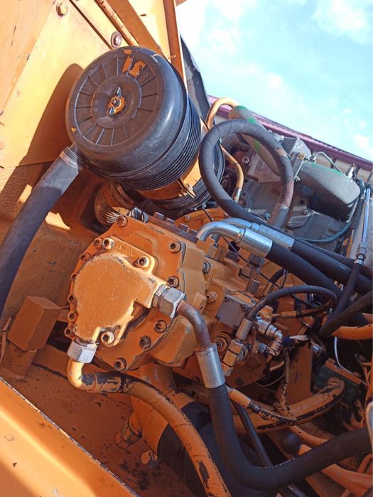 Lipher 902 ekskavator sariq