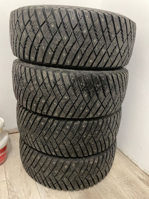 Продам шины  Goodyear UltraGrip Ice