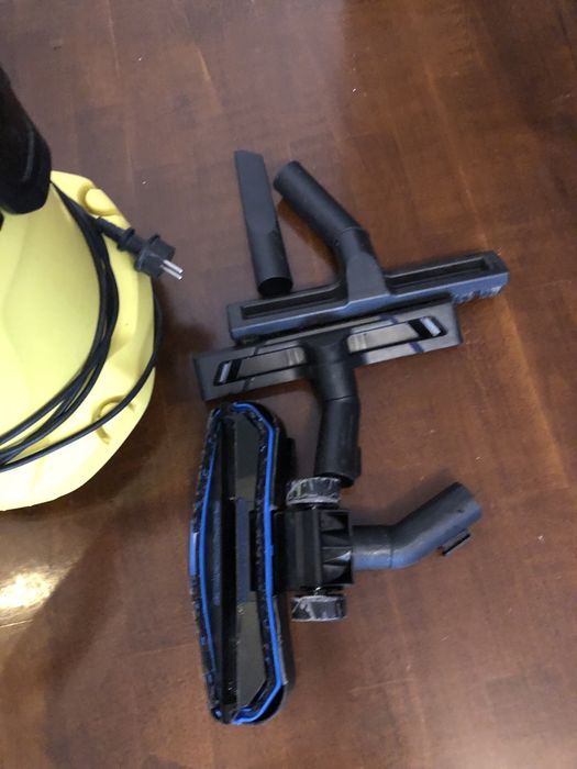 Vând aspirator multifuncțional Karcher WD 3.  1.628-101.0   17L.1000W