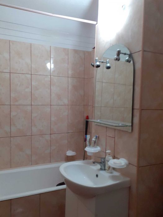 Închiriez apartament 2 camere – Ploiești, Bariera București – Etaj 1