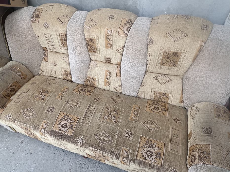 Divan va kreslo sotiladi