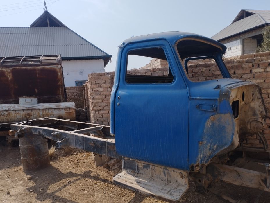 Gaz 53 rama kabina kampilekt sotiladi