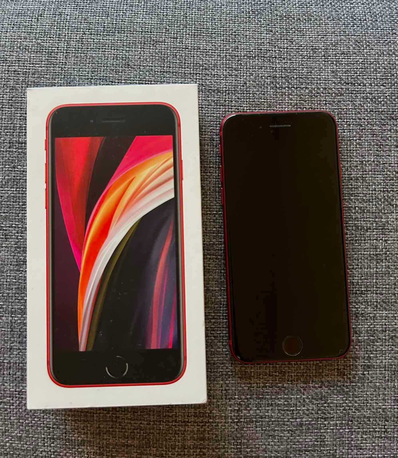 Iphone SE 20 червен