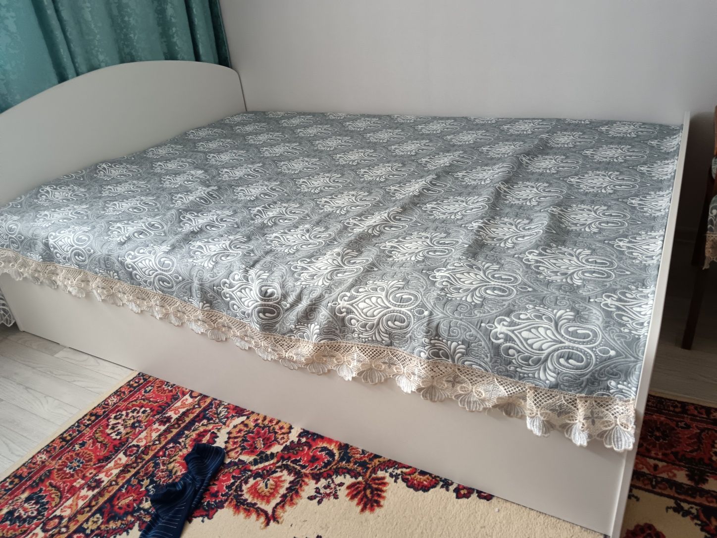 Продам кровать с матрасом