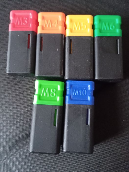 Нитачка за нит гайки