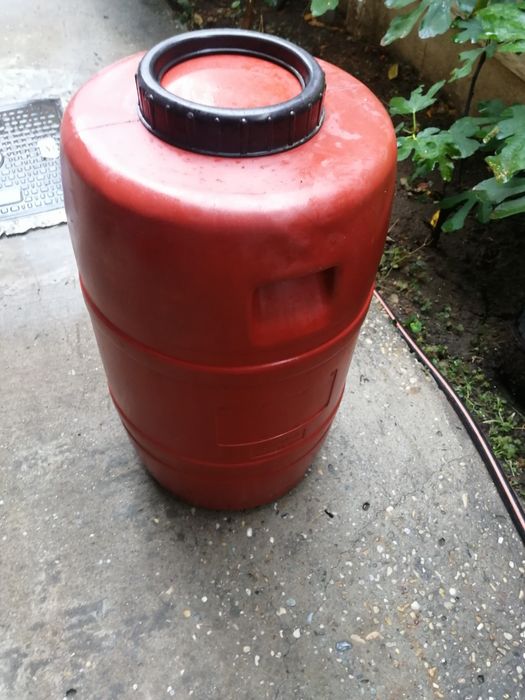 Butoi 78 l vin murâturi.