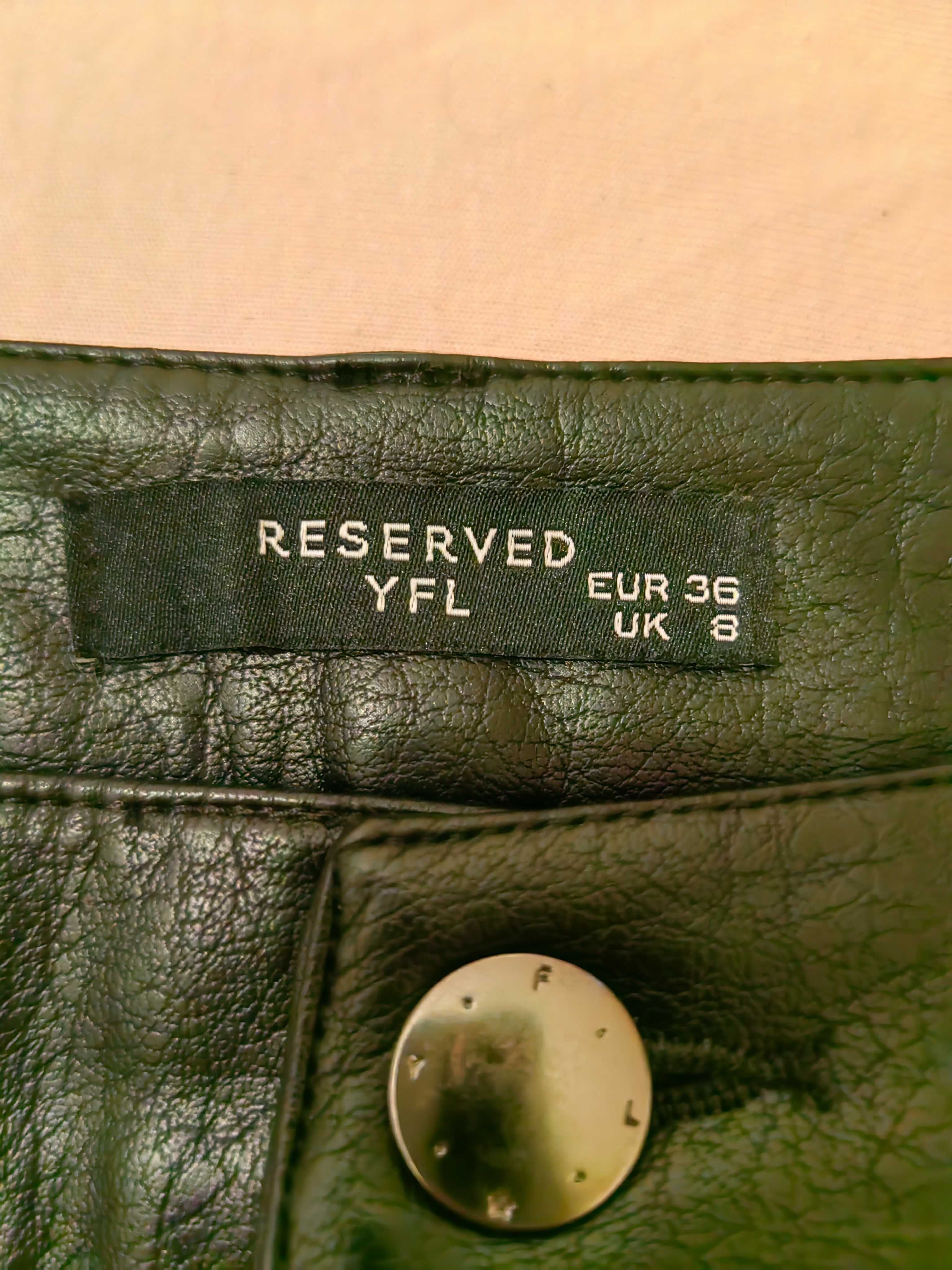 Reserved кожена пола по тялото