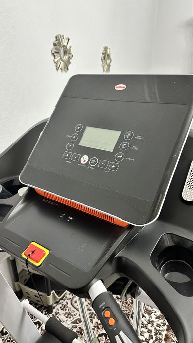 Продается беговая дорожка 130 кг + в идеальном состоянии