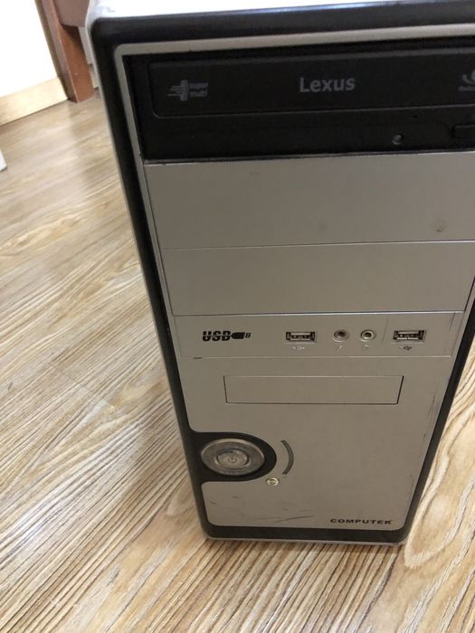 Продается монитор, наушники, мышка, коврик и другое.