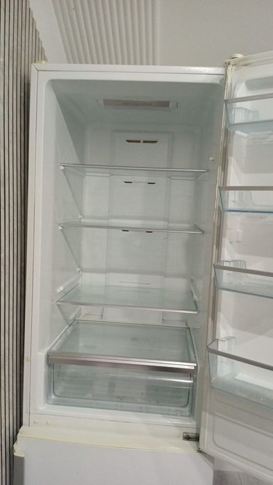 Холодильник отличного состояние