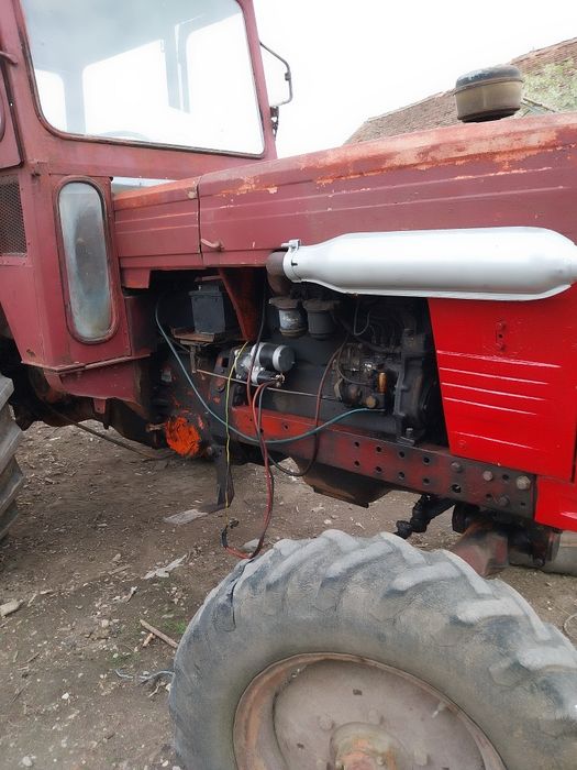 Vand tractor u 650 an stare de functionare