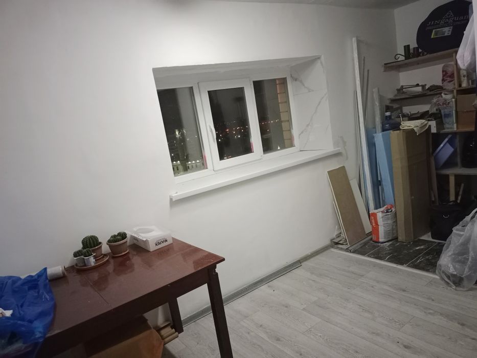 Продам кладовую на 10 этаже в ЖК."Казахстан" Кладовая 11,3 кв м.