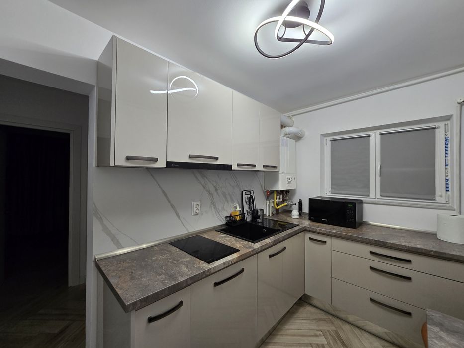 INCHIRIEZ apartament cu 2 camere in regim hotelier