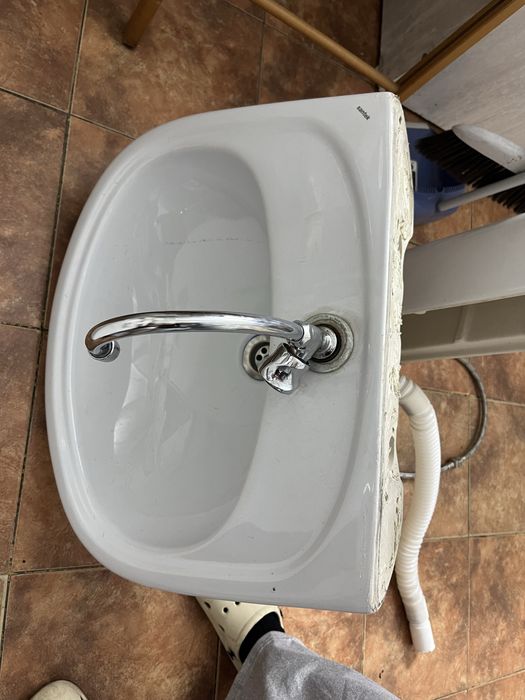 Раковина б/у средняя