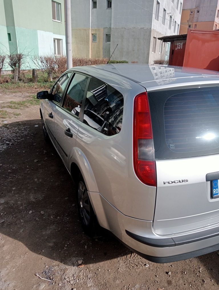 Vând Ford focus 2