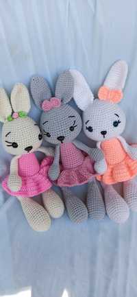 Плетени играчки- зайчета