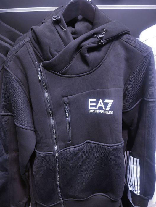 Зимни, ватирани екипи EA7.Премиум качество, перфектен дизайн.