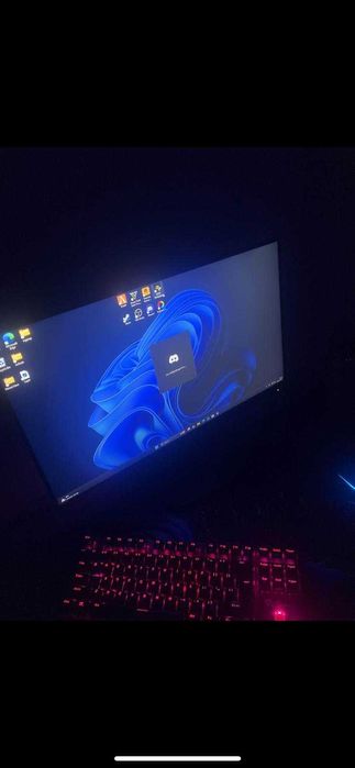 Calculator de gaming cu Monitor