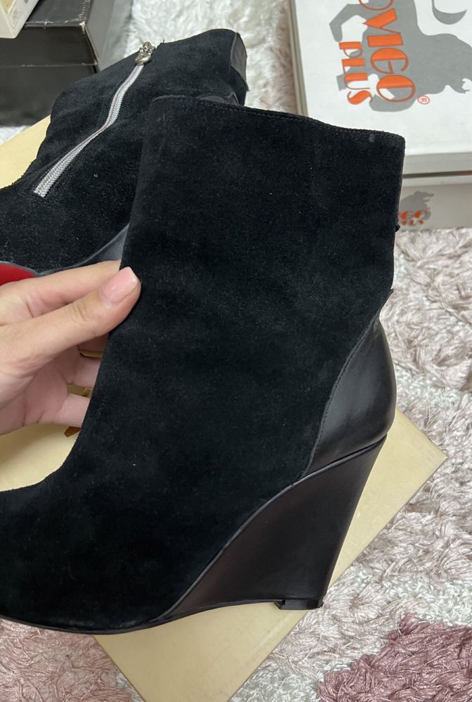 Botine cu platforma din piele intoarsa