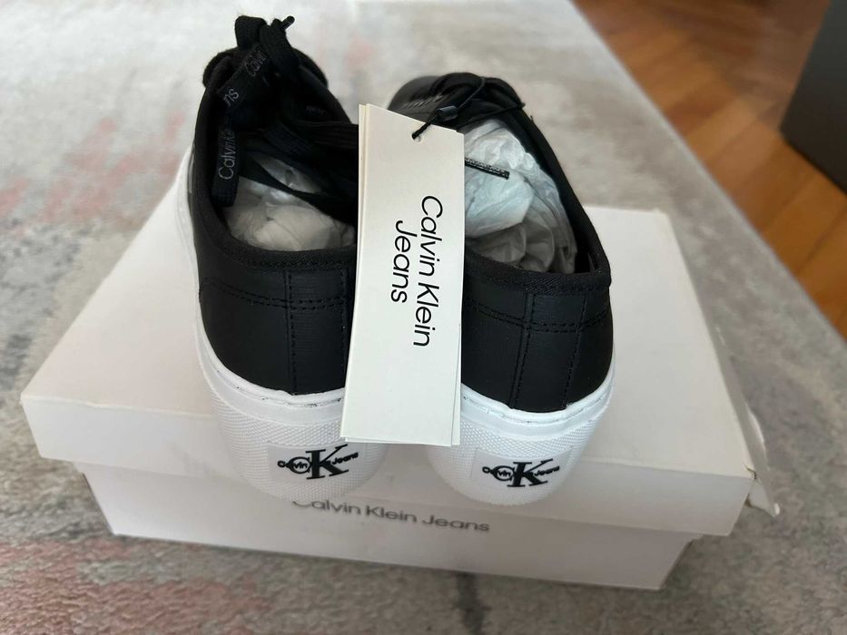 Calvin Klein Cupsole Flatform Laceup 38