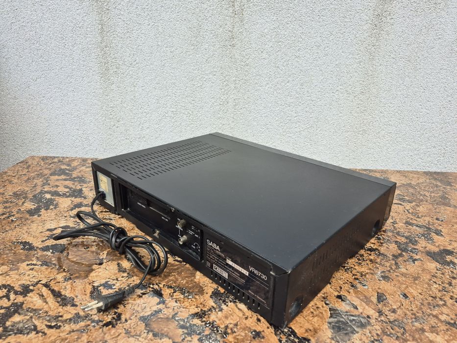 Vand video marca Saba model VR-6730,made in Germany 

- video casett