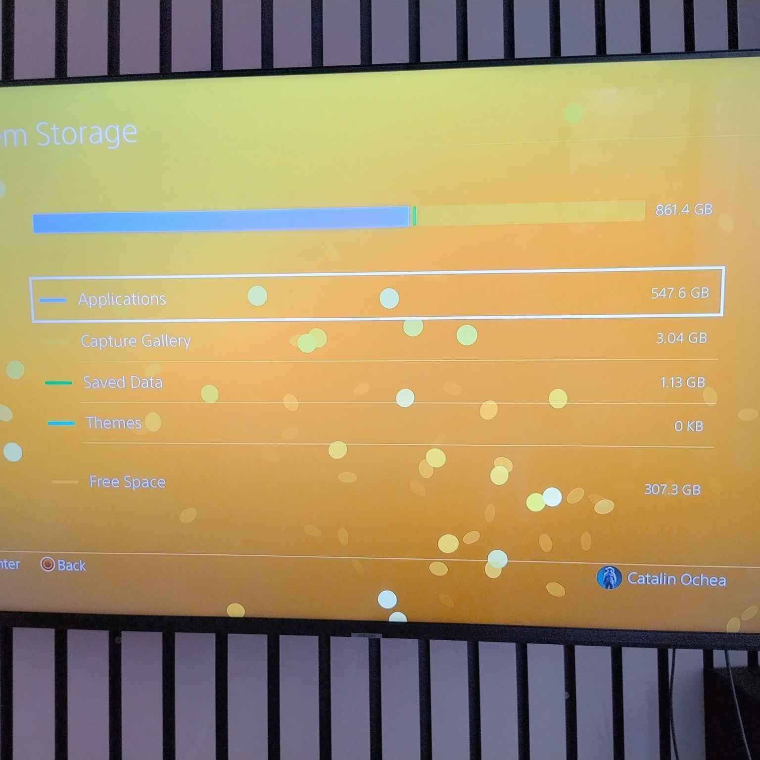 Vând PS 4 slim cu 1tb stocare