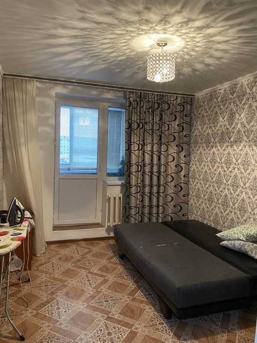 Сдам 2 комнатную квартиру . В 10 микрорайоне Все рядом ..