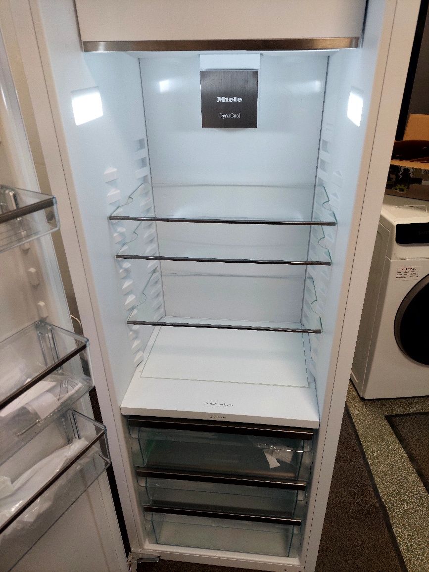 Хладилник за вграждане Miele kk7744 ,