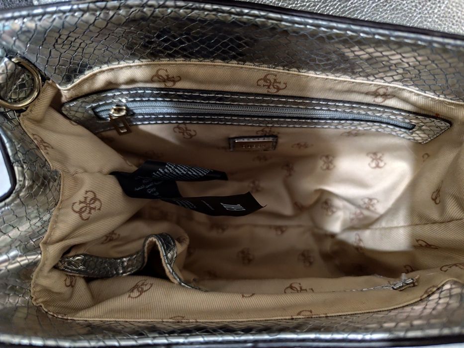 Дамска чанта Guess