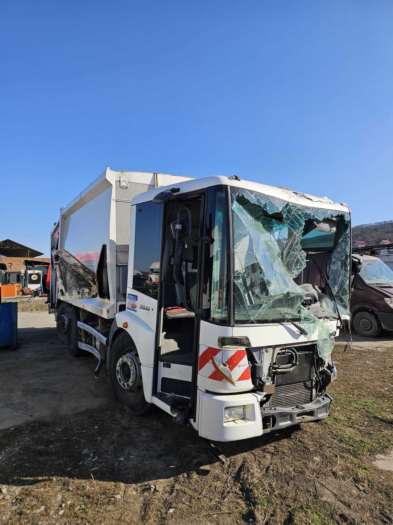 Dezmembram Mercedes-Benz Gunoiera