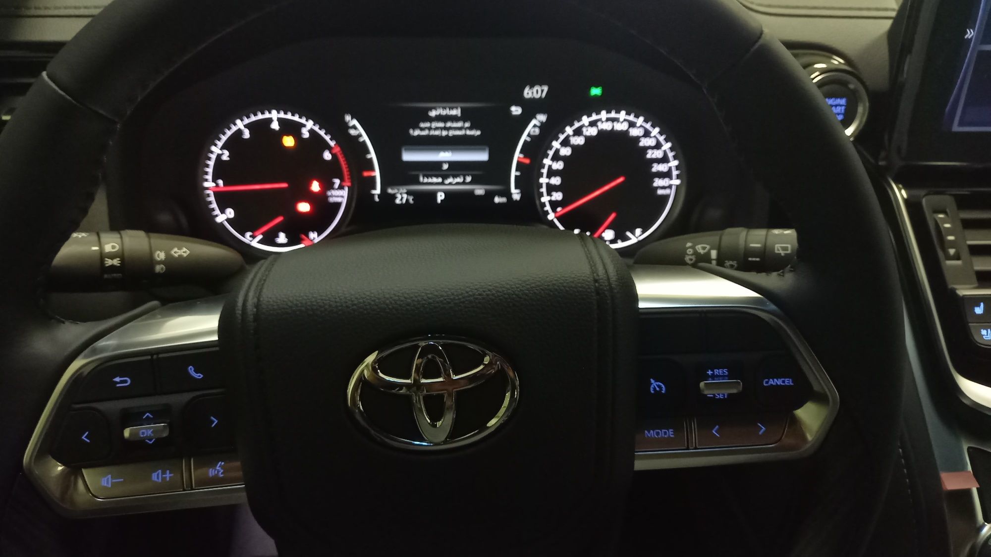Toyota Land Cruiser 300 full options 2024 год