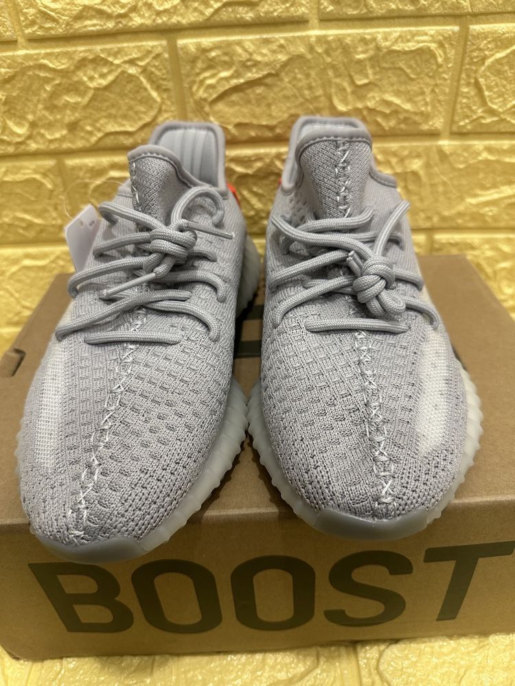 36-45 Yeezy 350 v2 Tail Light