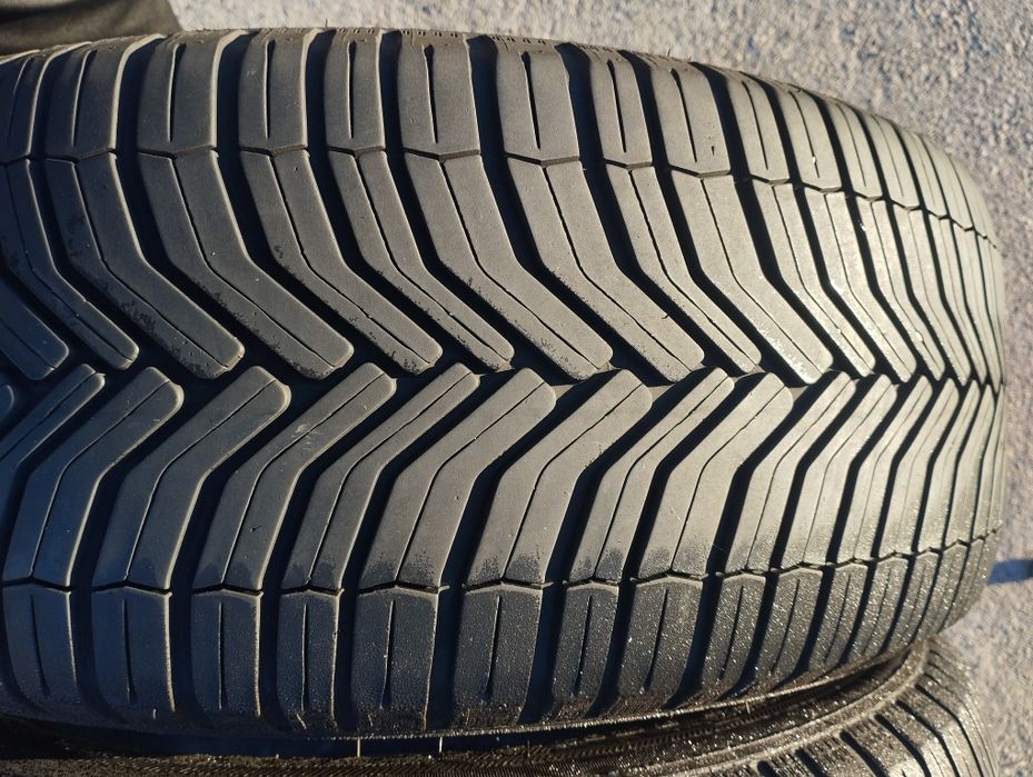 2 buc 225 50 17  .98v Michelin Crossclimate Allseason