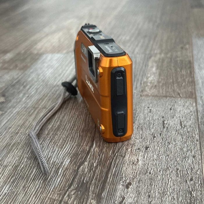 Camera foto subacvatica Panasonic TS4 ca NOUĂ cablu charger baterie