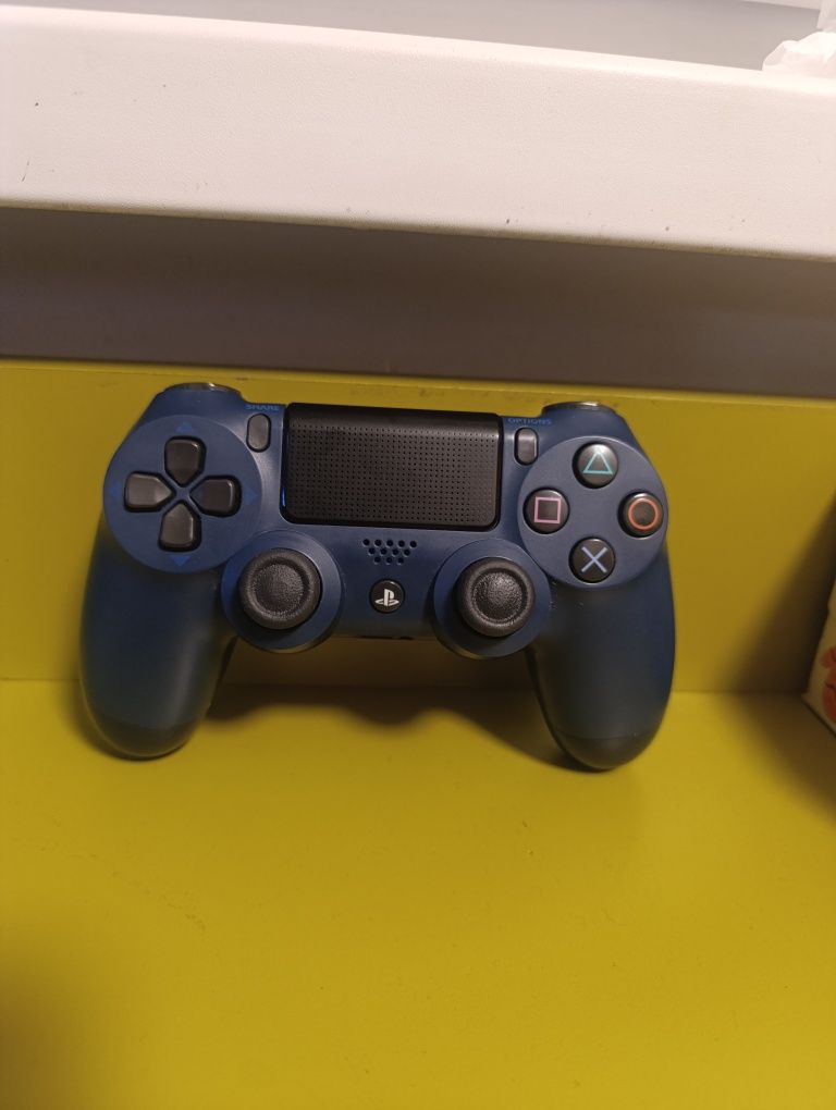 Джойстик за PS4.