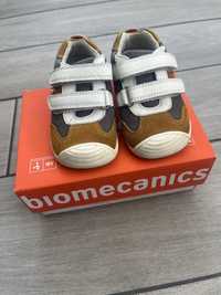 Adidasi Biomecanics 20