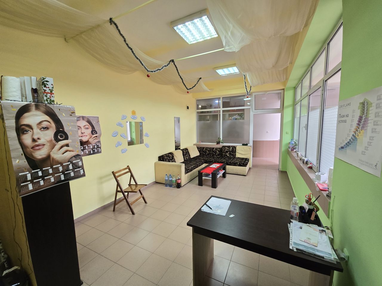 Дава се под наем Офис в Враца, Център - 28 кв.м за 153 € - Снимка #3