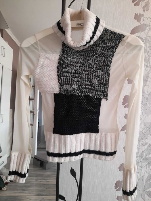 Блуза с поло яка и тюл