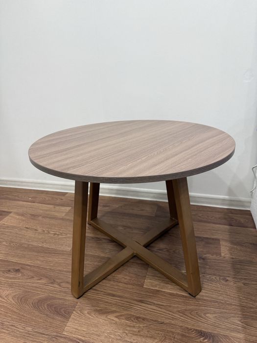 Журнальный, прикроватный столик