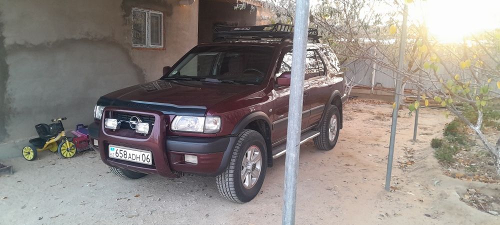 Фронтера внедорожник в отличном состояний