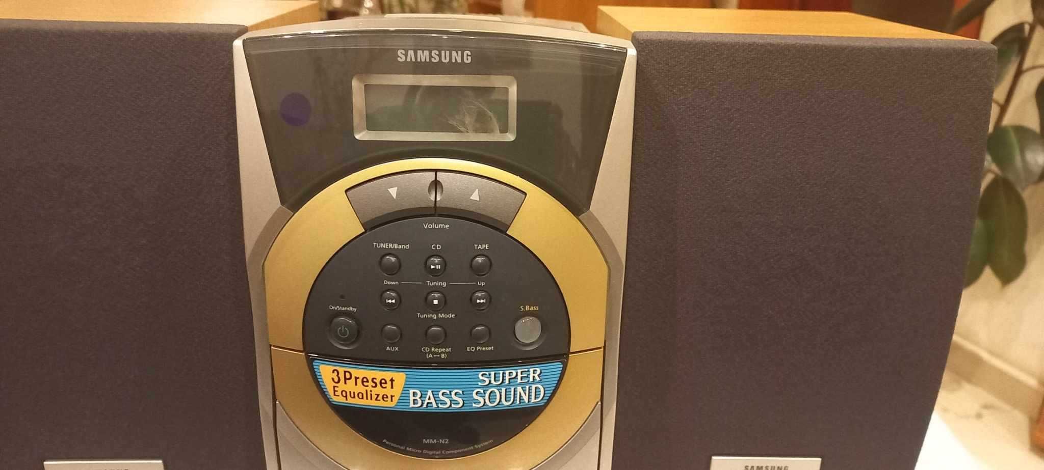 Samsung Стерео уредба CD, касетофон и радио с две тонколони
