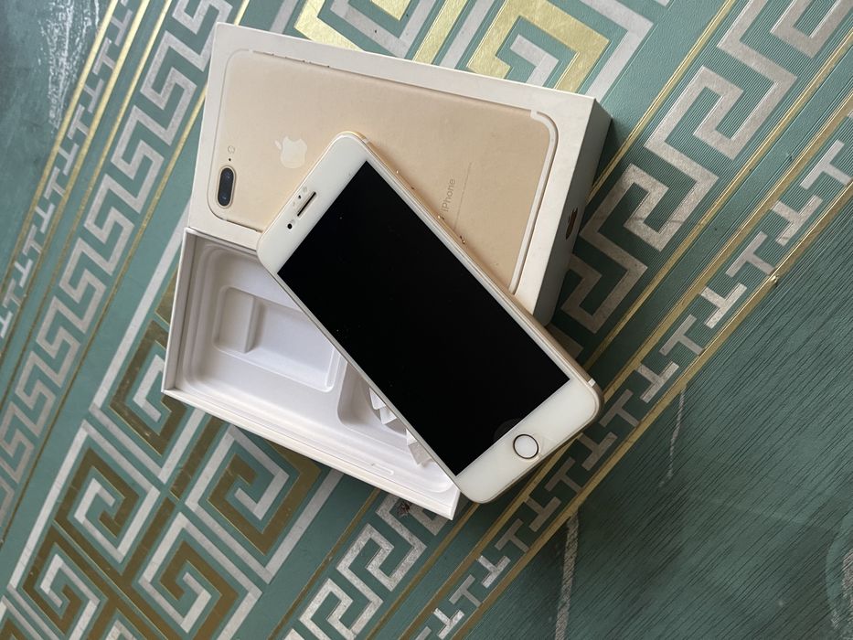 Продам айфон семь плюс в хорошем состоянии