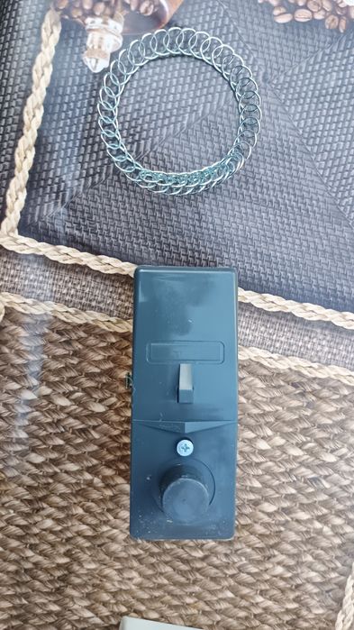 Vând termostat, senzor pentru țevi tip brățară Oventrop - 1143000