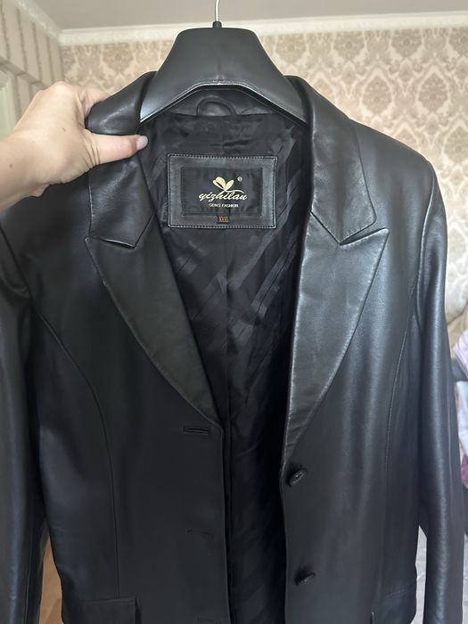 Продам женский кожаный пиджак