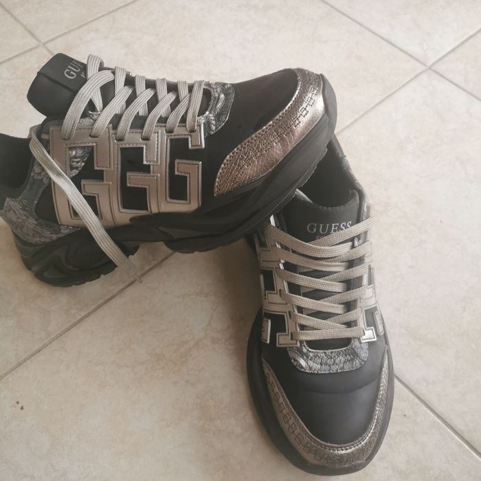 Оригинални Маратонки Guess BELLUNO ll 42/43 като нови